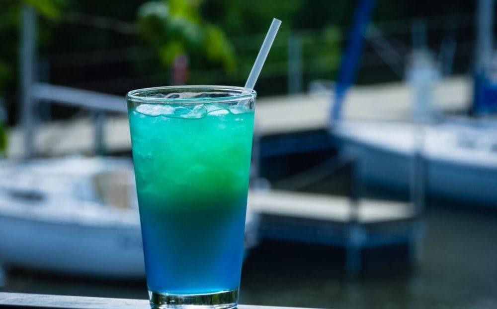 Вкуснейшие коктейли с голубым ликером «Blue Curacao»