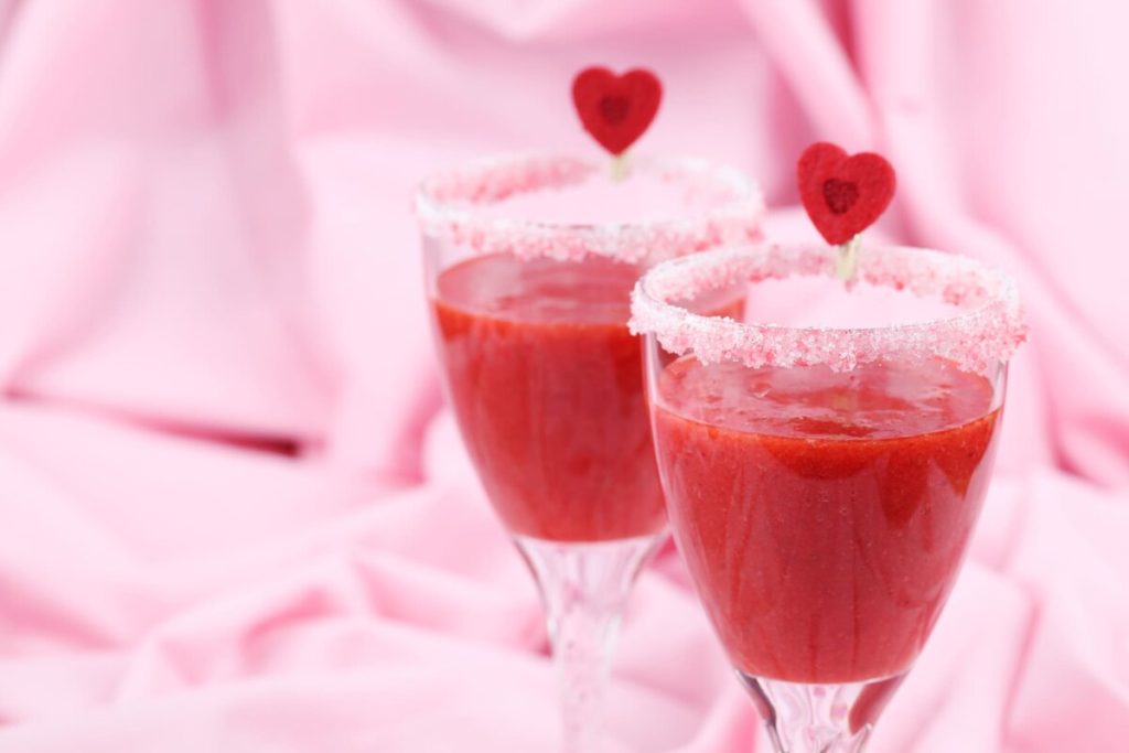 Лучшие коктейли на День Святого Валентина – 10 самых романтичных вариантов